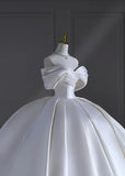 Timeless Wedding Dresses Ball Gown Off The Shoulder Satin Pleated Brides Dress Court Train Fitted Long Bridal Gowns HZ0311