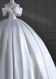 Princess Long Wedding Gowns Ball Gown Off The Shoulder Pleated Satin for Bride With Sleeves Train White Bridal Dress HZ0311